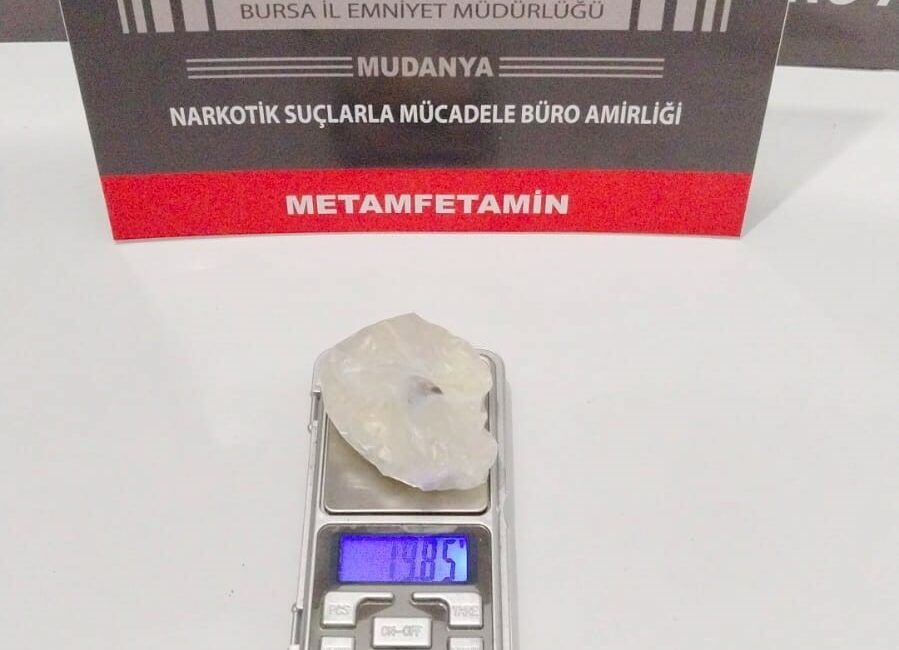 Bursa polisinden uyuşturucu tacirlerine geçit yok MUDANYA İLÇE EMNİYET MÜDÜRLÜĞÜ NARKOTİK SUÇLARLA MÜCADELE BÜRO AMİRLİĞİ EKİPLERİ,