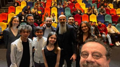 SİNEMA DÜNYASININ NAİF HİKAYELERİNDEN 'SIRRINI BİLİYORUM'UN BURSA DOWNTOWN YAŞAM VE