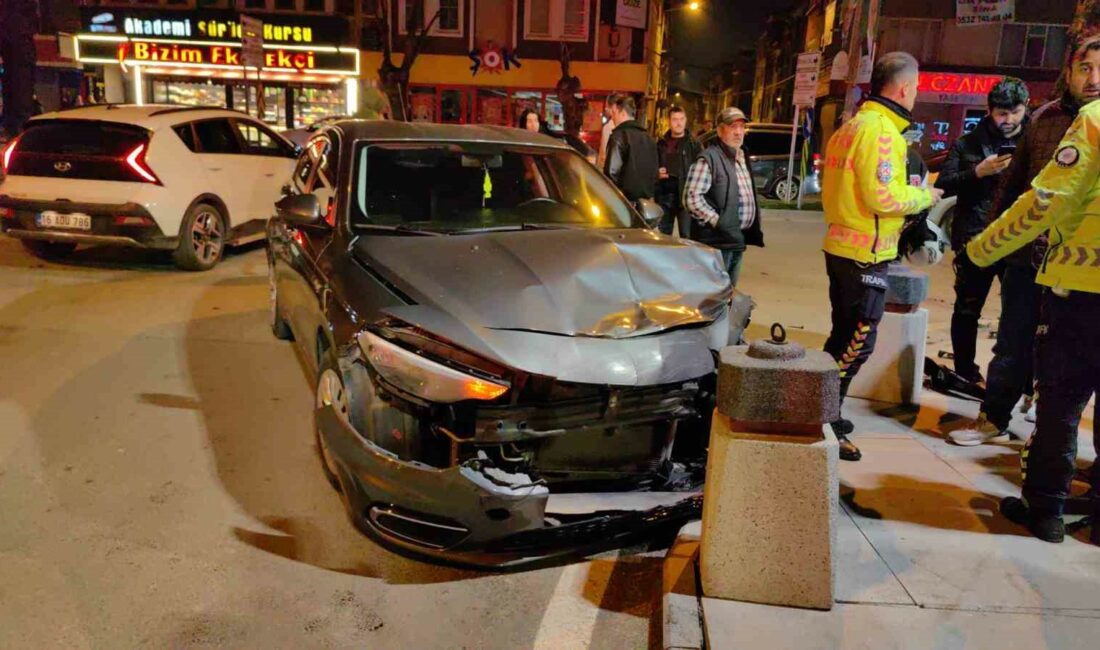 Bursa’da otomobille motosikletin çarpıştığı feci kaza kamerada BURSA'NIN İNEGÖL İLÇESİ KEMALPAŞA MAHALLESİNDE MEYDANA GELEN KAZADA OTOMOBİL İLE
