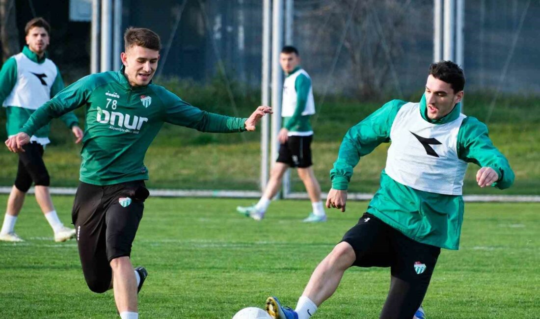 BURSASPOR BUGÜN YAPTIĞI İDMANLA KIRKLARELİSPOR MAÇI HAZIRLIKLARINI SÜRDÜRDÜ.