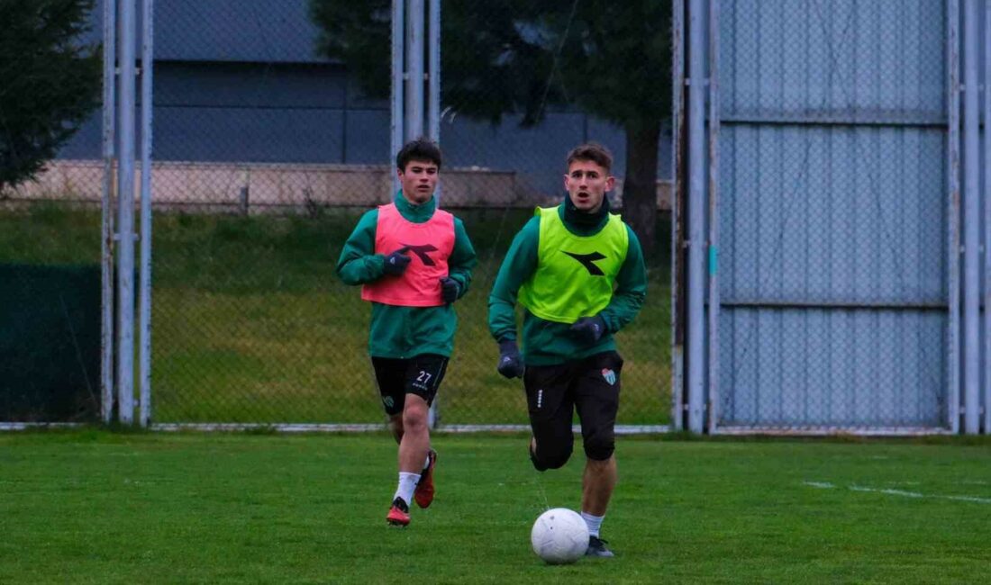 BURSASPOR'DA KIRKLARELİSPOR MAÇI HAZIRLIKLARI BU AKŞAM YAPILAN İDMANLA DEVAM ETTİ.