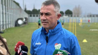 BURSASPOR TEKNİK DİREKTÖRÜ ÜMİT ŞENGÜL, DİKKAT ÇEKEN AÇIKLAMALAR YAPTI.