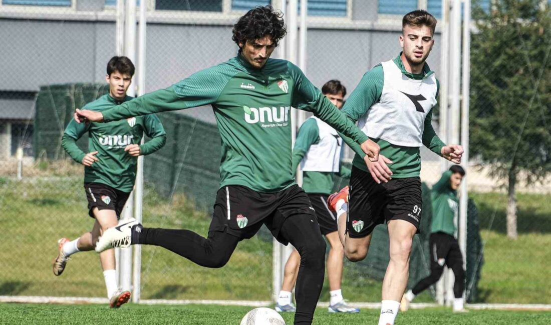 Bursaspor’da Adıyaman FK maçı hazırlıkları sona erdi BURSASPOR'DA ADIYAMAN FK MAÇI HAZIRLIKLARI BUGÜN YAPILAN İDMANLA TAMAMLANDI.