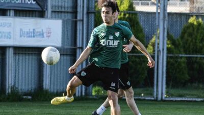 BURSASPOR'DA AKŞAM İDMANI YAPILDI.