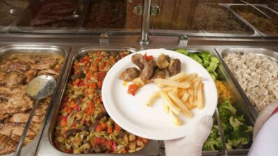 GIDA FİYATLARINDA BİLİNÇLİ OLUŞTURULAN SİSTEMATİK ARTIŞLARA ENDÜSTRİYEL YEMEK SEKTÖRÜ TEMSİLCİLERİNDEN