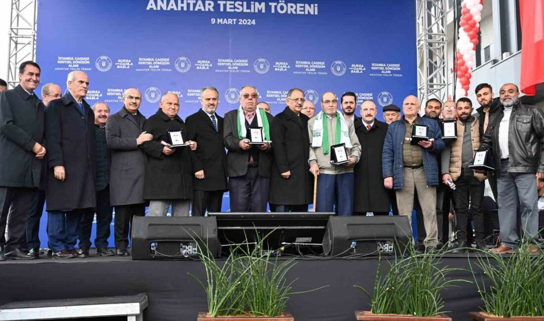 Büyük dönüşümde ilk anahtar teslimi gerçekleşti BURSA BÜYÜKŞEHİR BELEDİYESİ’NİN İSTANBUL CADDESİ’Nİ KENTİN VİTRİNİ HALİNE GETİRECEK KENTSEL