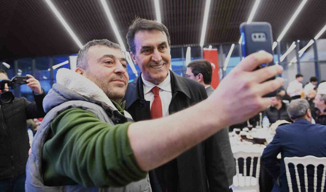 BURSA’DA FAALİYET GÖSTEREN BERBER ESNAFIYLA İFTARDA BULUŞAN OSMANGAZİ BELEDİYE BAŞKANI