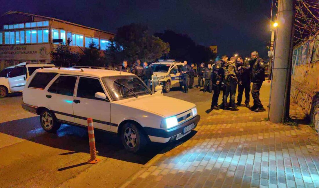 Bursa’da babasından kaçırdığı araçla polise yakalandı Bursa’nın İnegöl ilçesinde ehliyetsiz bir sürücü, babasından kaçırdığı araçla polise