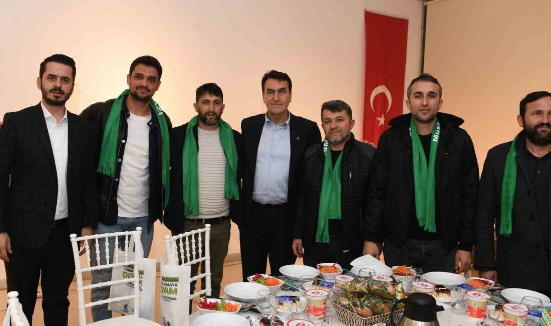 Gençlerden Dündar’a destek sözü OSMANGAZİ BELEDİYE BAŞKANI VE CUMHUR İTTİFAKI BAŞKAN ADAYI MUSTAFA DÜNDAR’A