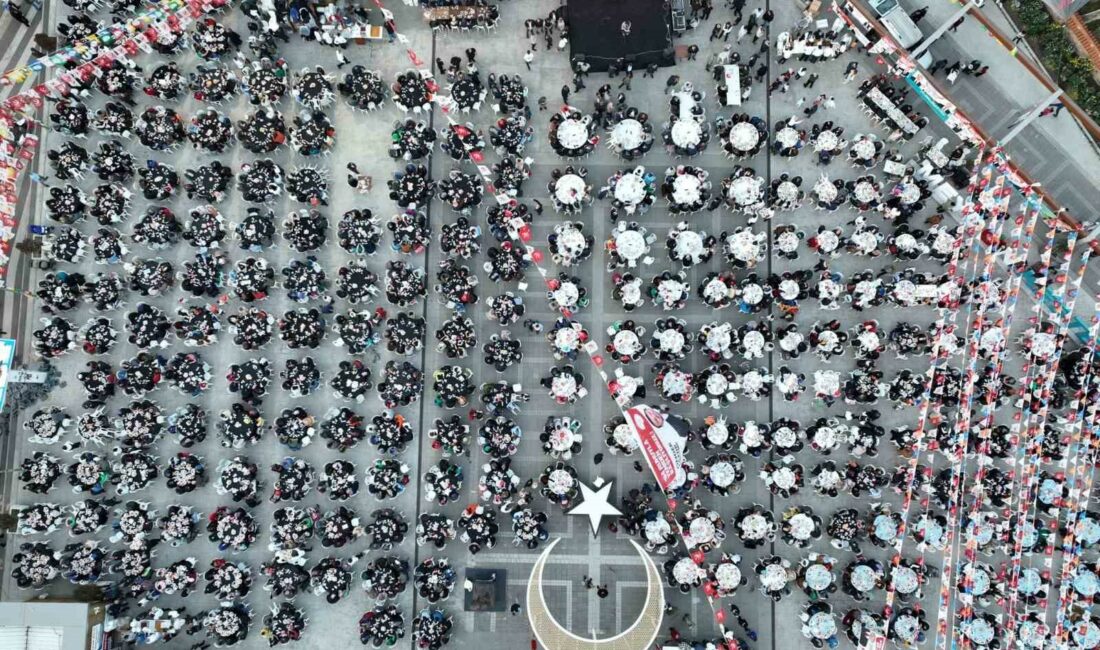 Kestel Belediyesi’nden 9 bin kişilik sokak iftarı KESTEL BELEDİYESİ TARAFINDAN 'MEYDAN KESTEL'DE DÜZENLENEN BÜYÜK KESTEL İFTARI PROGRAMINA