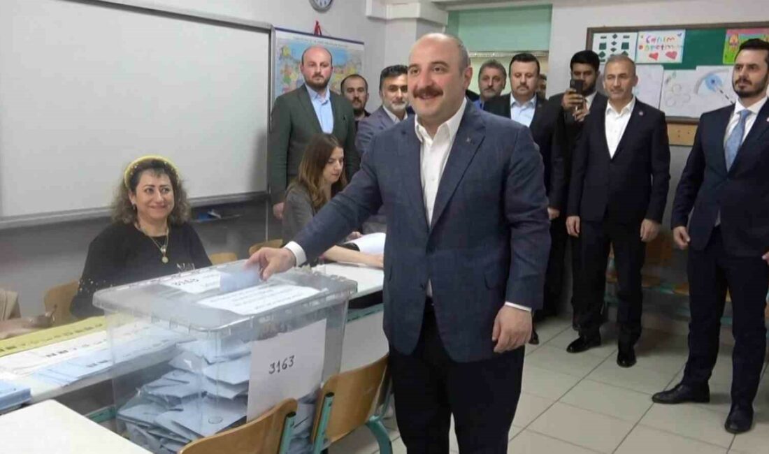 Mustafa Varank: “Türkiye demokrasisi dünyada en oturmuş demokrasilerden biri” AK PARTİ BURSA MİLLETVEKİLİ MUSTAFA VARANK OYUNU KULLANDI.