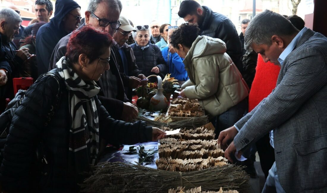 Nilüfer’de binlerce paket ata tohumu dağıtıldı NİLÜFER BELEDİYESİ’NİN BU YIL 9’UNCUSUNU DÜZENLEDİĞİ TOHUM TAKAS ŞENLİĞİ, YOĞUN