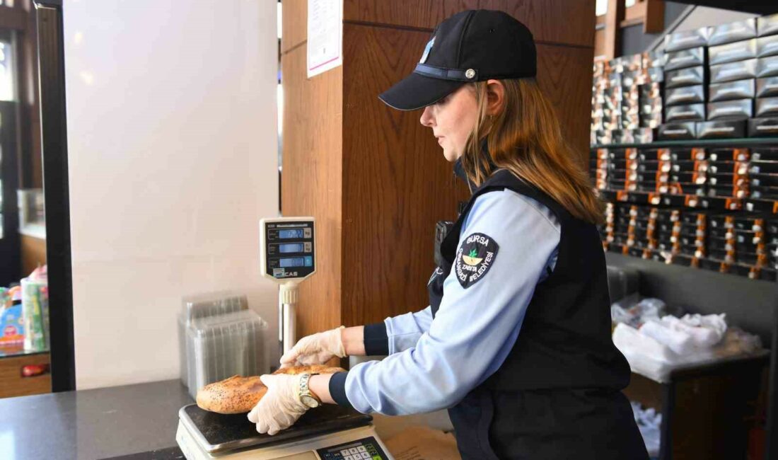 Osmangazi zabıtasından pide gramajı denetimi RAMAZAN AYINDA İLÇEDE FAALİYET GÖSTEREN FIRINLARA YÖNELİK DENETİMLERİNİ SIKLAŞTIRAN OSMANGAZİ