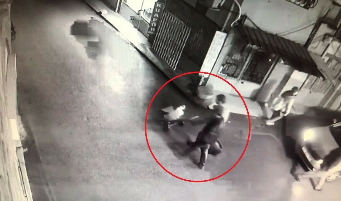 Bursa’da klima ünitesi çalan hırsızlar cezaevini boyladı Bursa’da otoparkta bulunan güvenlik kulübesinden klima ünitesi çalan hırsızlar cezaevine