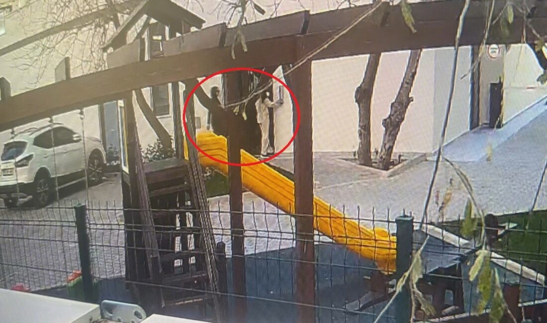 Bursa’da hırsızlardan “pes” dedirten taktik BURSA'DA HIRSIZLARIN BU TAKTİĞİ PES DEDİRTTİ. HIRSIZLIK YAPMAK İÇİN ÖNCE