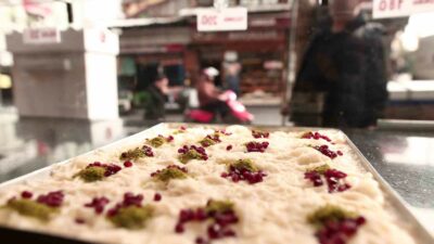 RAMAZAN AYINDA İFTAR SOFRALARININ VAZGEÇİLMEZ TATLISI GÜLLAÇ TEZGAHLARDA YERİNİ ALDI.