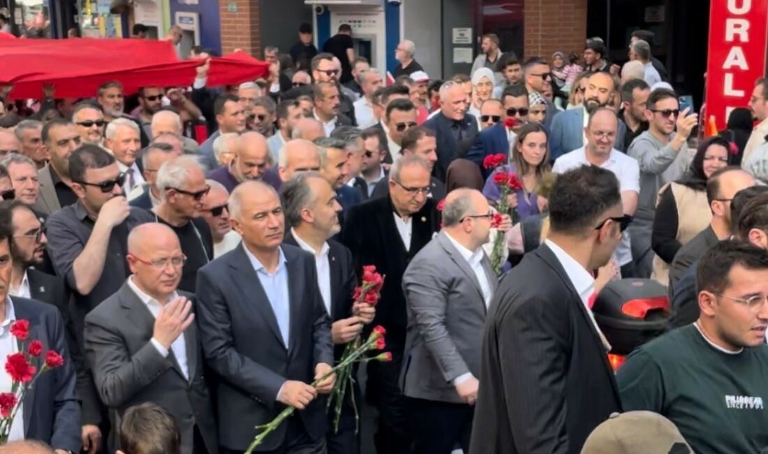 Sevgi yürüyüşünde Cumhur İttifakı adayı Alinur Aktaş’a büyük ilgi YEREL SEÇİME BİR GÜN KALA CUMHUR İTTİFAKI ÜYELERİ ULUCAMİ'DEN BAŞLAYAN
