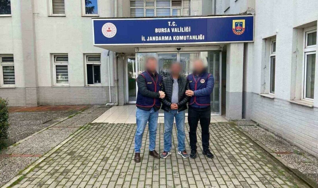 Bursa’da suç makinesi yakalandı Bursa İl Jandarma Komutanlığı ekiplerince yakalanan 26 suç kaydı bulunan