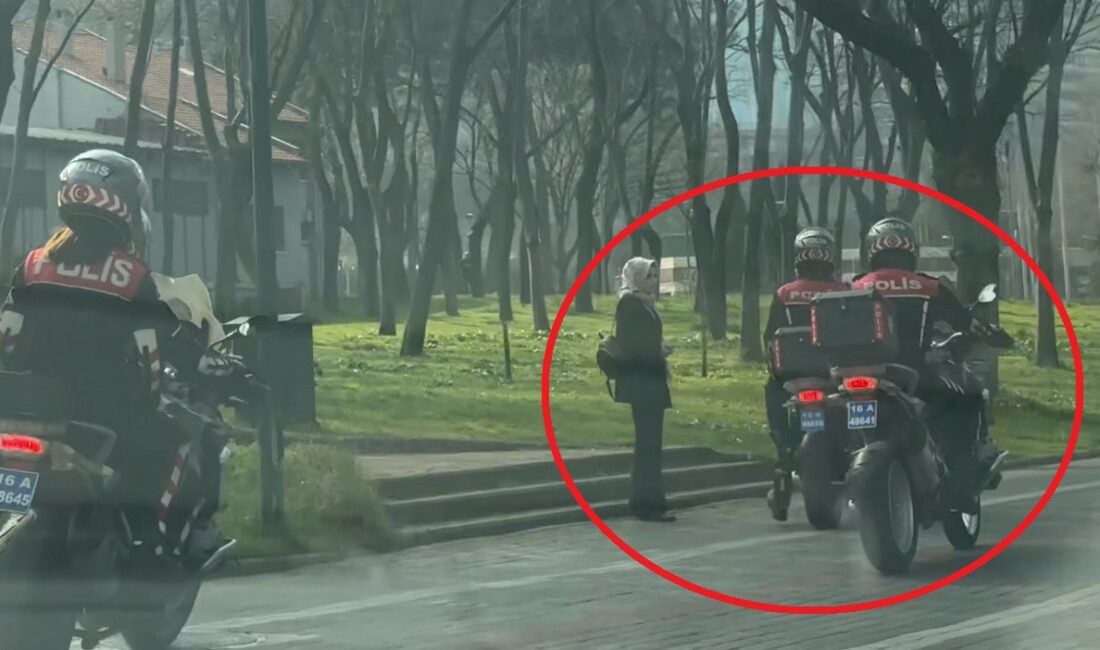 Telefondaki KADES uygulaması hayatını kurtardı BURSA'DA ESKİ NİŞANLISIYLA YOLDA KARŞILAN KADIN, KADES'E BASARAK YARDIM İSTEDİ.