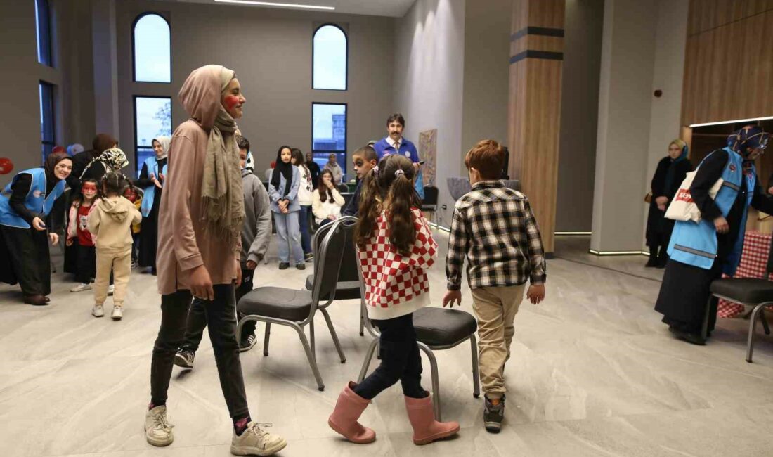 Türkiye Diyanet Vakfı Genel Müdüfü Turan: “5 bin 818 yetimi himaye etmeye çalışan bir vakıfız” TÜRKİYE DİYANET VAKFI GENEL MÜDÜRÜ İZANİ TURAN, BURSA’DA YETİMLERLE İFTAR