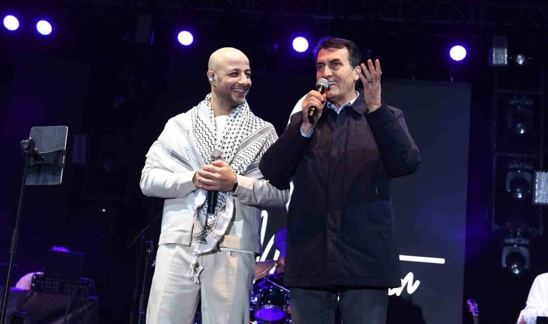 OSMANGAZİ BELEDİYESİ’NİN RAMAZAN ETKİNLİKLERİ KAPSAMINDA DÜZENLEDİĞİ KONSERDE DÜNYACA ÜNLÜ ŞARKICI