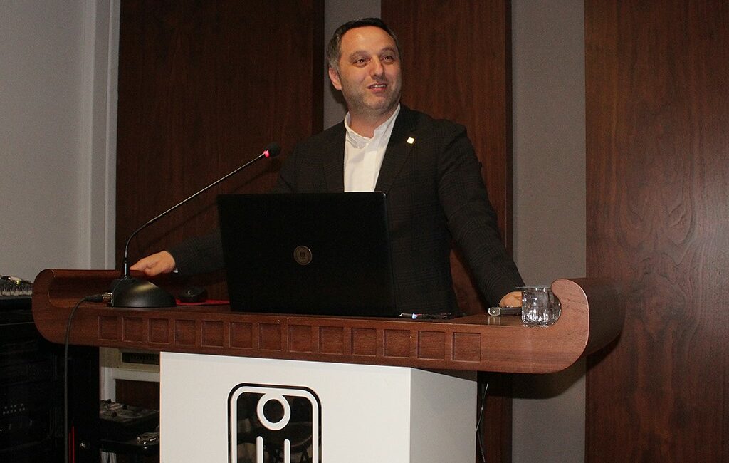 Yıkılan ve hasar alan binalarda yapısal sorunlar semineri İMO Bursa’da gerçekleşti İNŞAAT MÜHENDİSLERİ ODASI (İMO) BURSA ŞUBESİ TARAFINDAN “YIKILAN VE HASAR