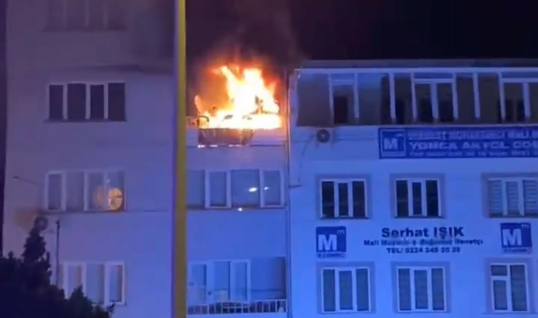 Bursa’da apartmanda çıkan yangın söndürüldü Bursa'nın Osmangazi ilçesindeki bir apartmanda çıkan yangın söndürüldü.