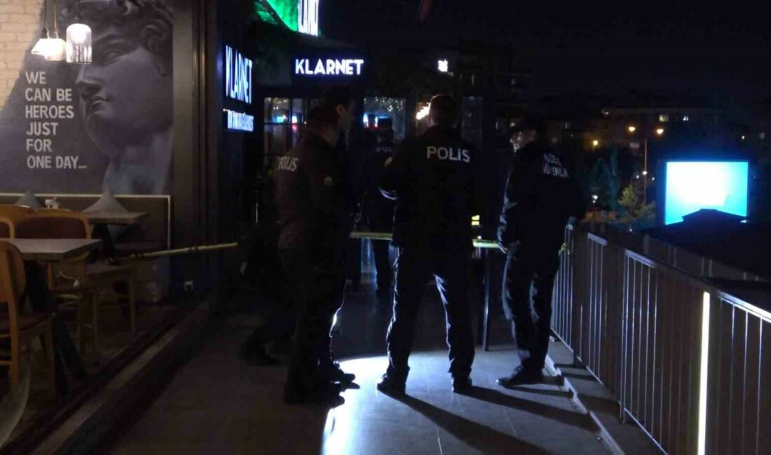 Bursa’da aynı eğlence merkezinde arka arkaya silahlı saldırı: 2 günde 2 yaralı BURSA’DA PODYUM PARK EĞLENCE MERKEZ’İNDE ÇIKAN SİLAHLI KAVGADA GÜVENLİK GÖREVLİSİ