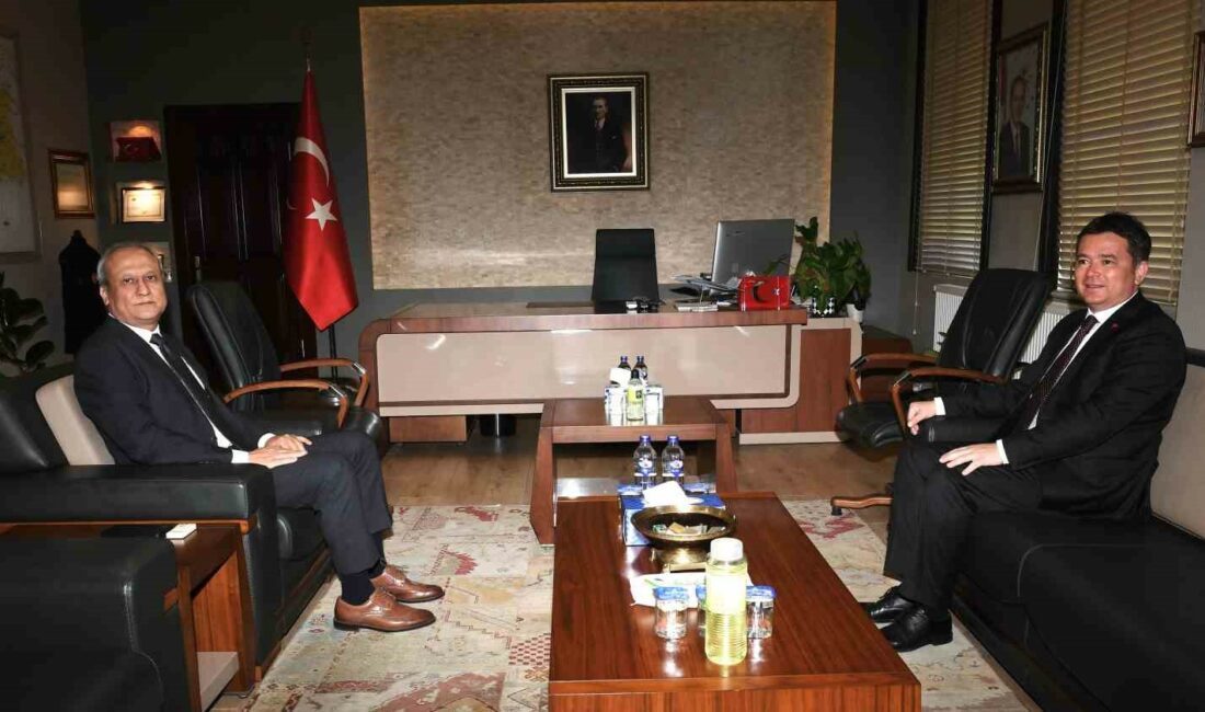 Başkan Aydın ilk resmi ziyaretini yaptı OSMANGAZİ BELEDİYE BAŞKANI ERKAN AYDIN, İLK RESMİ ZİYARETİNİ OSMANGAZİ KAYMAKAMI