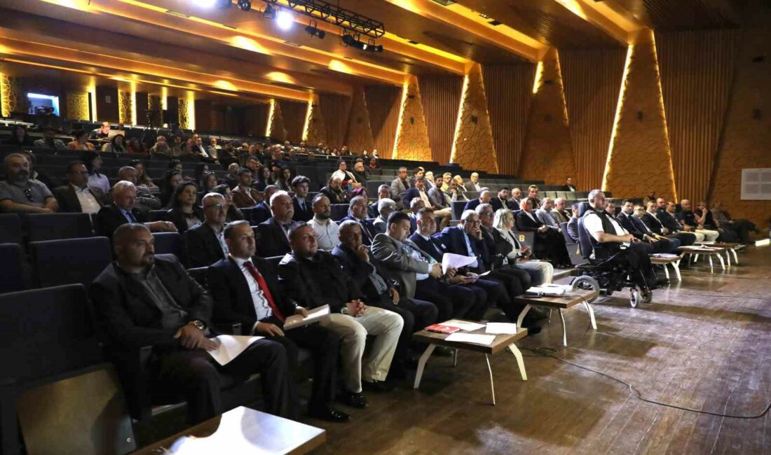 Başkan Deviren’den mecliste ortak akıl vurgusu GEMLİK BELEDİYE BAŞKANI ŞÜKRÜ DEVİREN, GEMLİK’İN FAYDASINA OLACAK YATIRIMLARIN TÜM