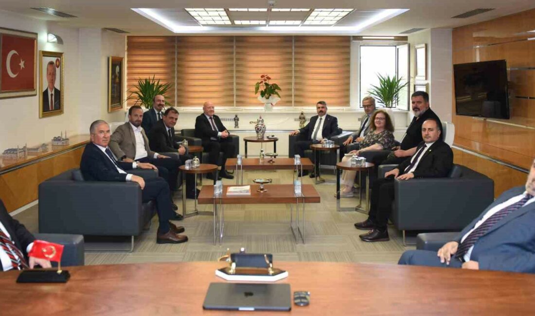 Oktay Yılmaz: “Bursa için elbirliğiyle çalışacağız” Yıldırım Belediye Başkanı Oktay Yılmaz, önümüzdeki 5 yıllık dönemin hem