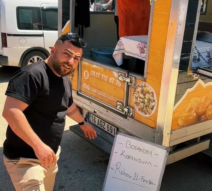 BURSA’NIN GEMLİK İLÇESİNDE SOSYAL MEDYA FENOMENLERİNDEN UMUT YİĞİT, BOŞANMA DAVASI