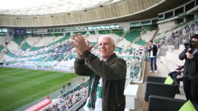 BOZBEY TRİBÜNDEKİ YERİNİ ALDI