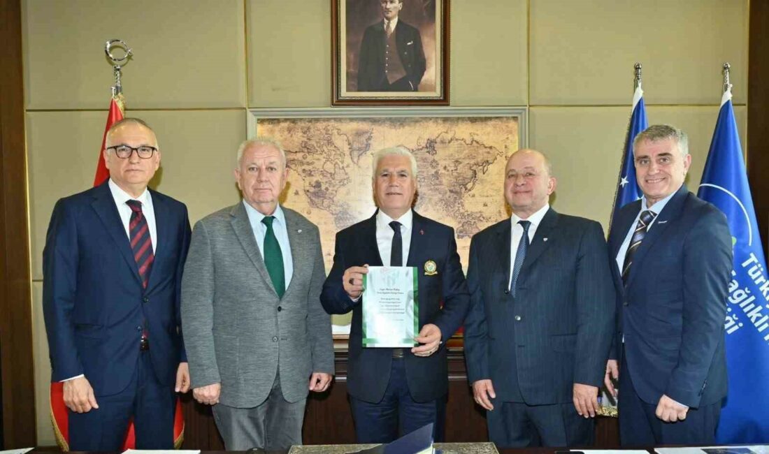 Bursa Büyükşehir Belediye Başkanı Mustafa Bozbey, Bursaspor Divan Kurulu ile görüştü BURSASPOR DİVAN KURULU, BURSA BÜYÜKŞEHİR BELEDİYE BAŞKANI MUSTAFA BOZBEY'İ ZİYARET