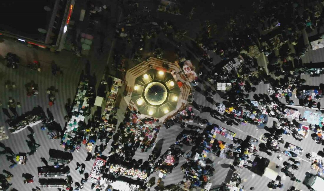 Bursa’da Ramazan Bayramı’na sayılı günler kala çarşılarda yoğunluk yaşanıyor.