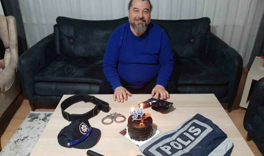 Bursa’da görevli polis memuru kalp krizi geçirerek hayatını kaybetti BURSA'DA GÜVEN TİMLERİ BÜRO AMİRLİĞİ'NDE GÖREV YAPAN POLİS MEMURU, GEÇİRDİĞİ