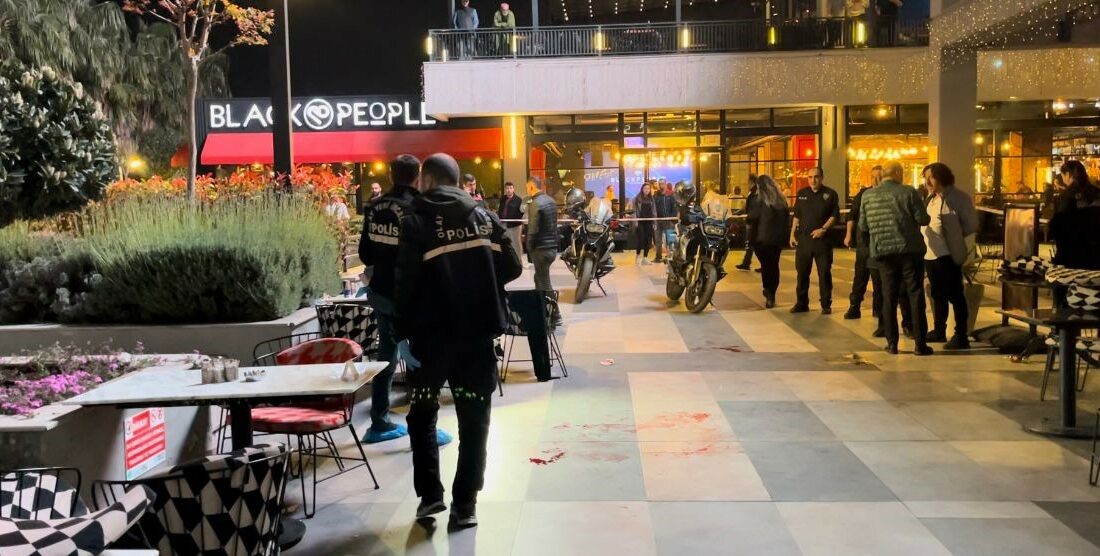 BURSA’DA KIZ MESELESİ NEDENİYLE ÇIKAN SİLAHLI KAVGADA 2 KİŞİ YARALANDI