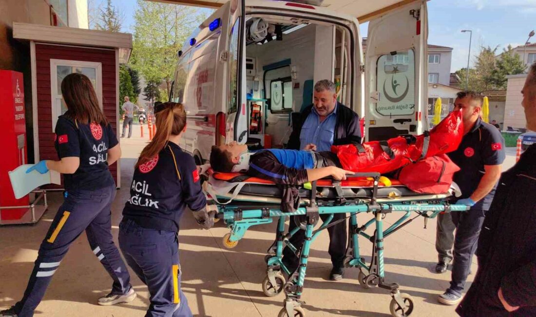 Bursa’da motosiklet kazası kamerada BURSA'NIN İNEGÖL İLÇESİ HAMİDİYE MAHALLESİ'NDE MEYDANA GELEN KAZADA MOTOSİKLET YAYAYA