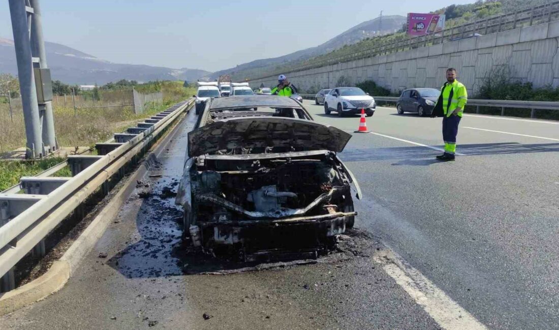 Bursa’da seyir halindeki otomobil alev alev yandı BURSA’DA SEYİR HALİNDEKİ OTOMOBİL ALEV ALEV YANDI