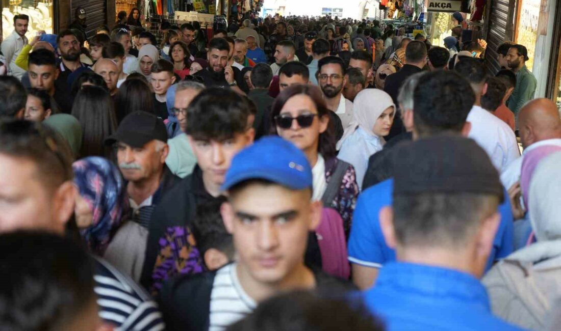 RAMAZAN BAYRAMI'NIN İKİNCİ GÜNÜNDE HAVANINDA GÜZEL OLMASINI FIRSAT BİLEN VATANDAŞLAR,