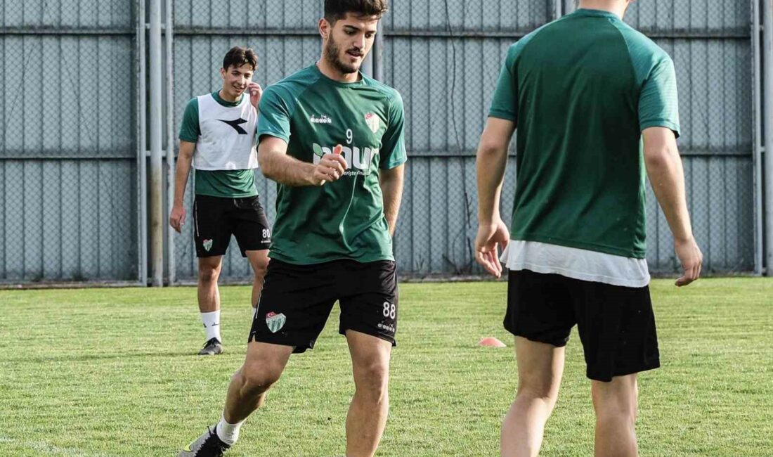Bursaspor, pas ve sonuçlandırma çalışması yaptı BURSASPOR'DA BUGÜN YAPILAN İDMANLA BİRLİKTE 1461 TRABZON MAÇI HAZIRLIKLARI DEVAM