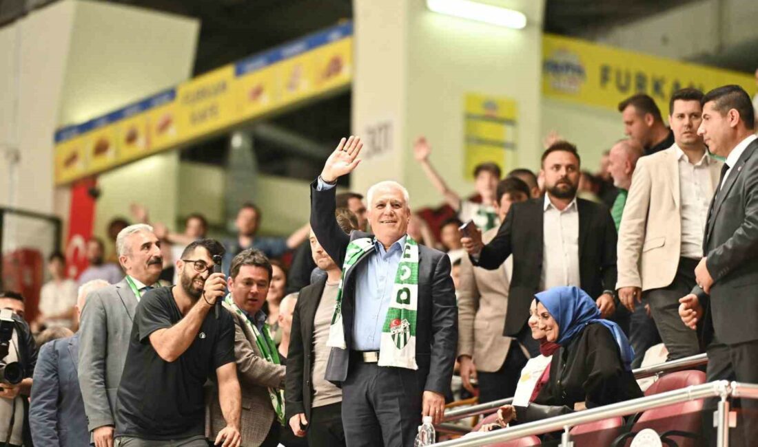 BURSA BÜYÜKŞEHİR BELEDİYE BAŞKANI MUSTAFA BOZBEY, BURSASPOR İNFO YATIRIM-MANİSA BBSK