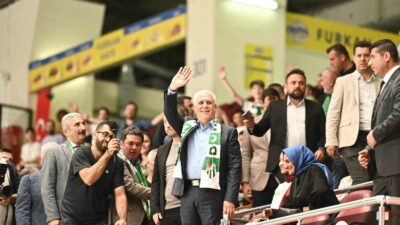 BURSA BÜYÜKŞEHİR BELEDİYE BAŞKANI MUSTAFA BOZBEY, BURSASPOR İNFO YATIRIM-MANİSA BBSK