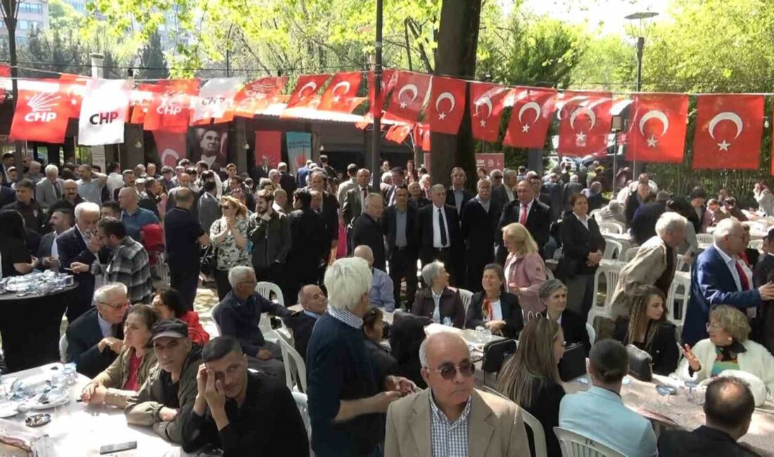 CHP Bursa İl teşkilatı bayramda bir araya geldi CHP BURSA İL BAŞKANLIĞI REŞAT OYAL KÜLTÜR PARKI’NDA GERÇEKLEŞEN BAYRAMLAŞMA