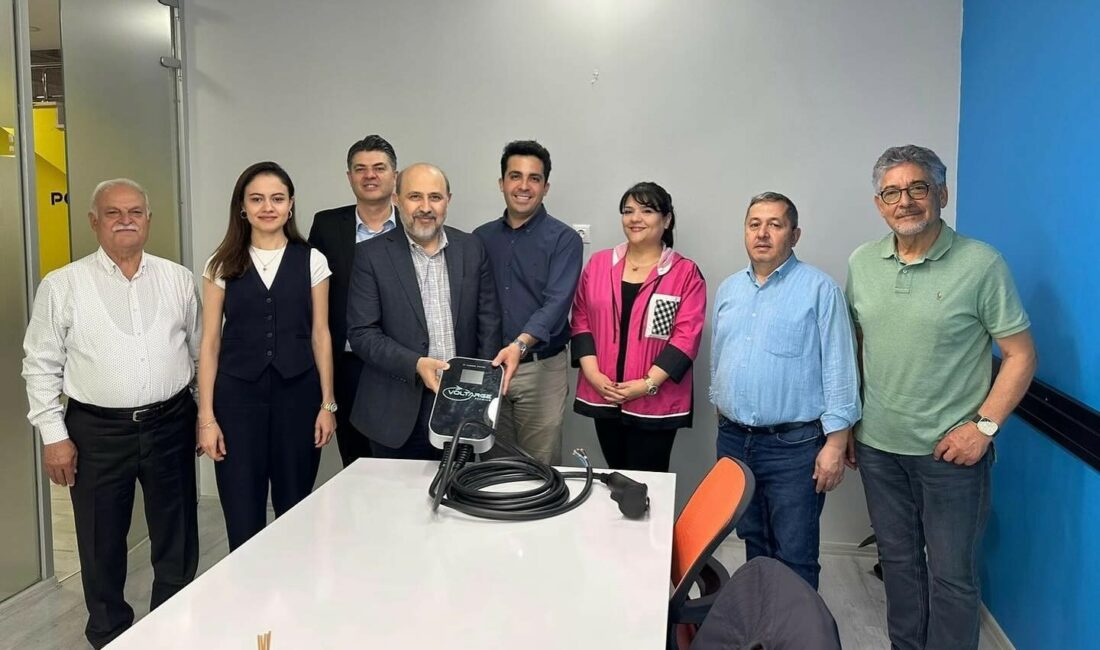 Elektrikli araçların enerjisi Bursa’dan BURSA AFSİAD YÖNETİMİ, GENÇ GİRİŞİMCİ ONUR TUNÇ’UN GELECEĞİN ÖNEMLİ GEREKSİNİMLERİNDEN