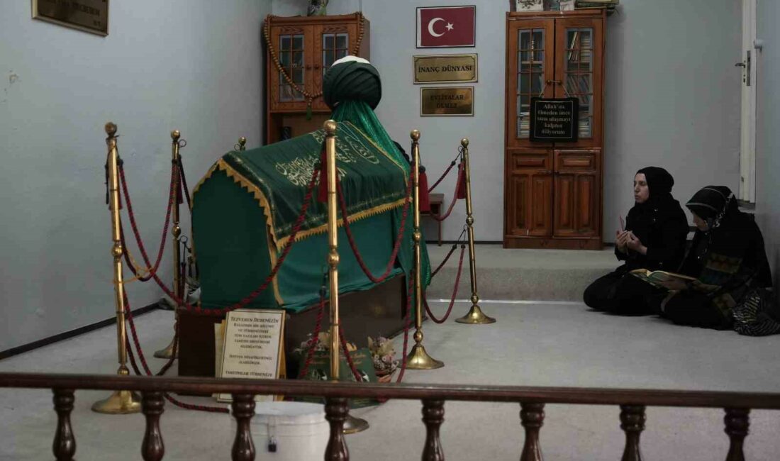 RAMAZAN AYINDA ÖZELLİKLE ŞEHİR DIŞINDAN ZİYARETÇİ AKININA UĞRAYAN TÜRBEYE GELEN