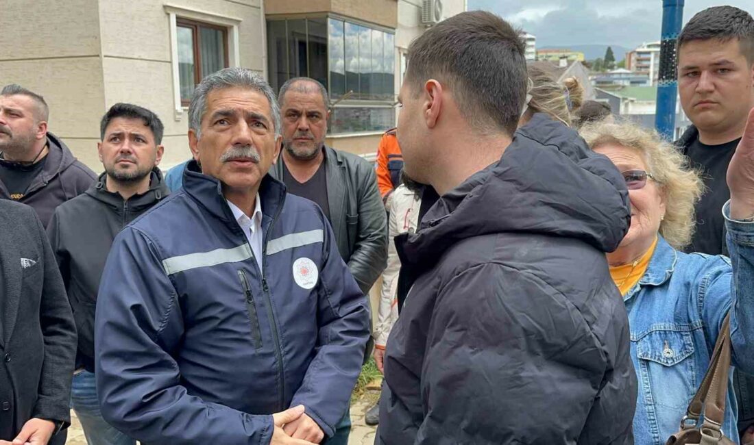 Gemlik Belediye Başkanı Deviren: “Sorumlular cezalandırılacak” SABAH SAATLERİNDE GEMLİK YENİMAHALLE’DE MEYDANA GELEN İSTİNAT DUVARININ YIKILMASI ÜZERİNE
