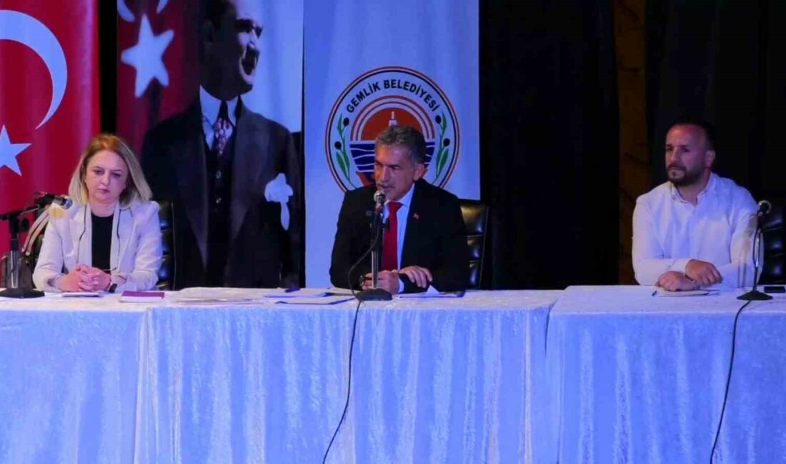 Gemlik meclisi yeni dönemin ilk toplantısını yaptı GEMLİK BELEDİYE BAŞKANI ŞÜKRÜ DEVİREN BAŞKANLIĞINDA TOPLANAN GEMLİK BELEDİYE MECLİSİ’NDE,