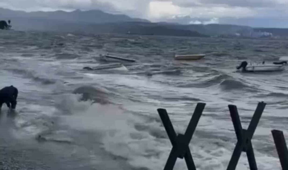 Gemlik’te fırtına ve yağmur hayatı felç etti, tekneler alabora oldu GEMLİK’TE ŞİDDETLİ LODOS VE YAĞMUR HAYATI FELÇ ETTİ, TEKNELER ALABORA