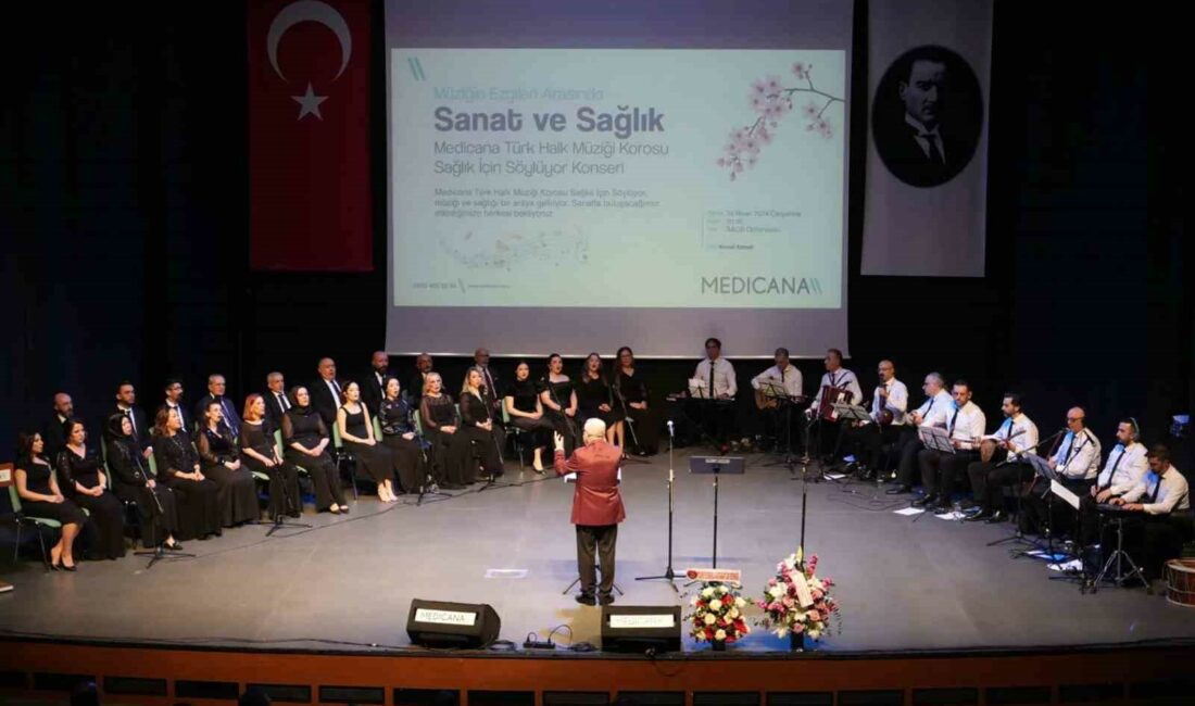 Hayat kurtaran hastane çalışanları, sesleriyle mest etti MEDİCANA BURSA HASTANESİ TÜRK HALK MÜZİĞİ KOROSU, SERGİLEDİKLERİ PERFORMANSLA SALONU